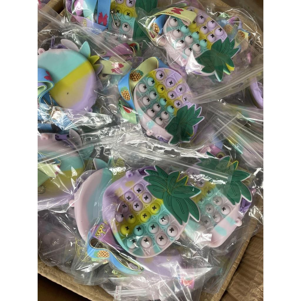 Túi đeo chéo mini kết hợp trò chơi pop it bằng silicon mềm giúp giảm căng thẳng