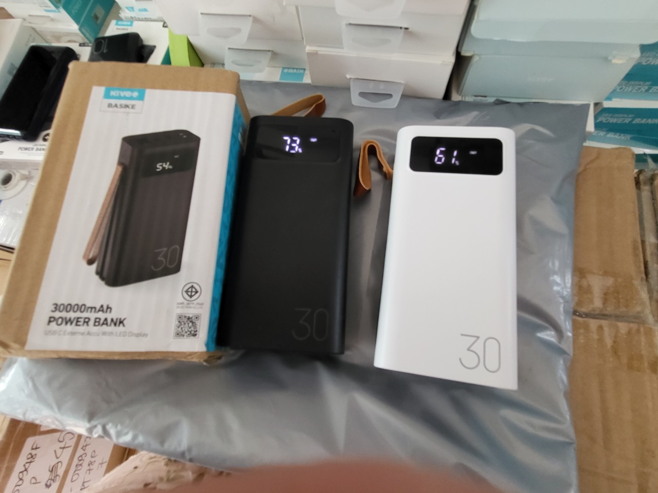 Pin Sạc Dự Phòng KIVEE PT302P Ban đầu 30000mAh Powerbank Tích hợp Cáp Loại C 2A Sạc nhanh Power Bank Đèn LED hiển thị ánh sáng LED