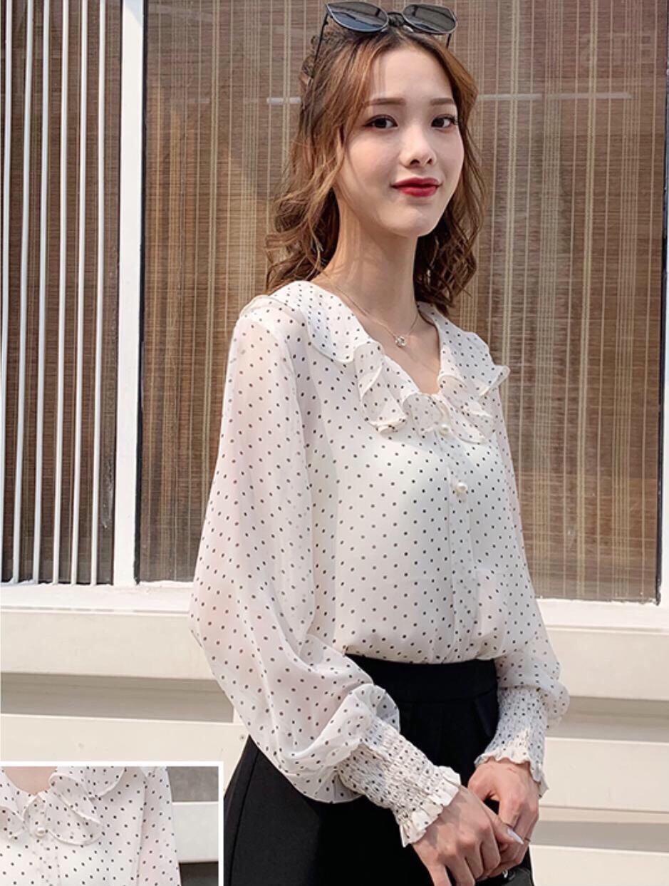 Áo sơ mi chấm bi phối bèo 