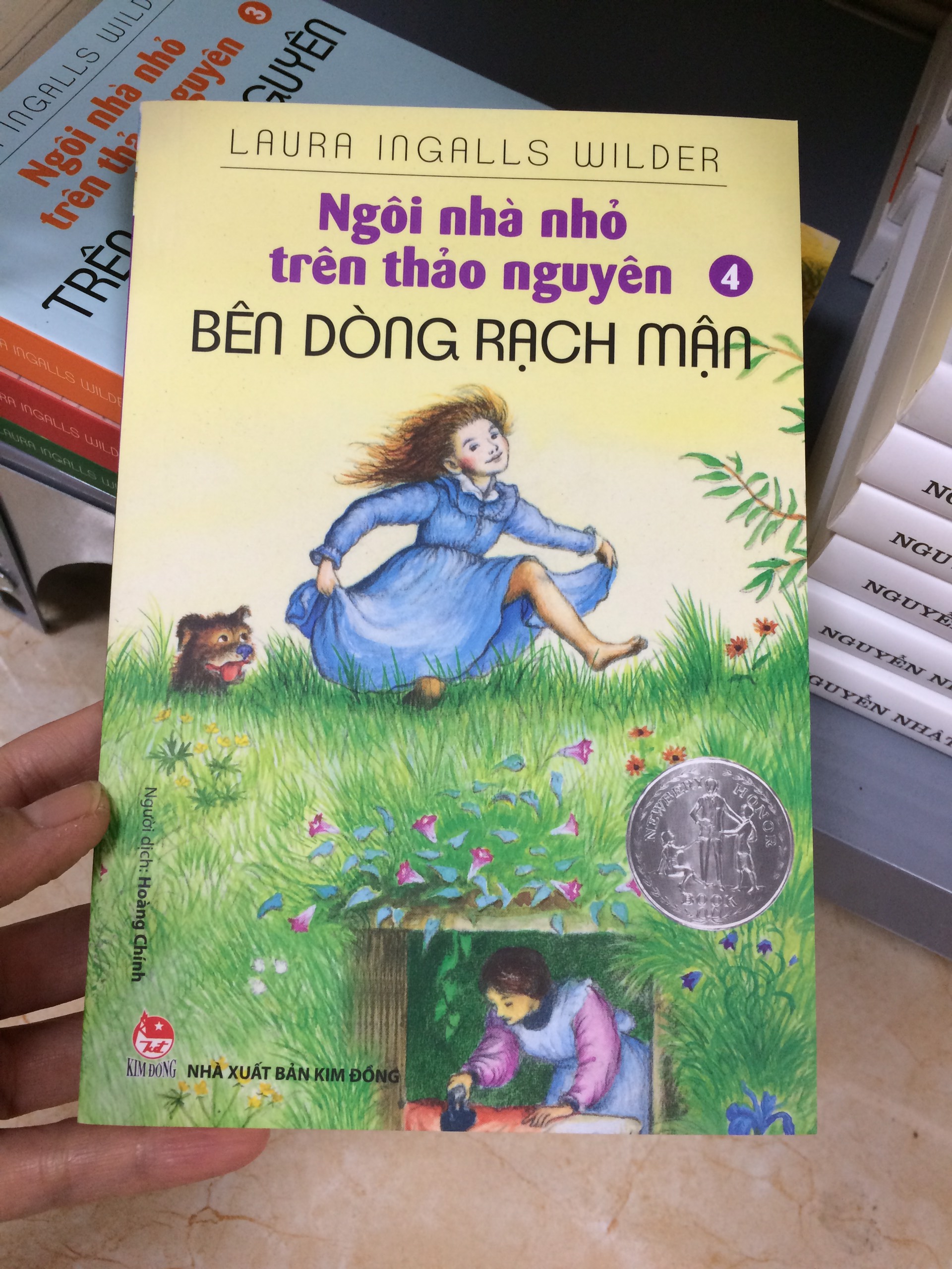 NGÔI NHÀ NHỎ TRÊN THẢO NGUYÊN - TẬP 4 - BÊN DÒNG RẠCH MẬN