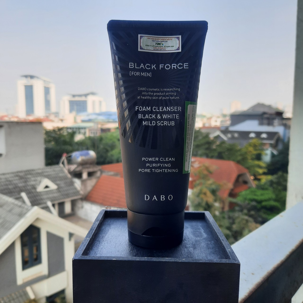 Sữa Rửa Mặt Than Dành Cho Nam Dabo Black Force (120ml)