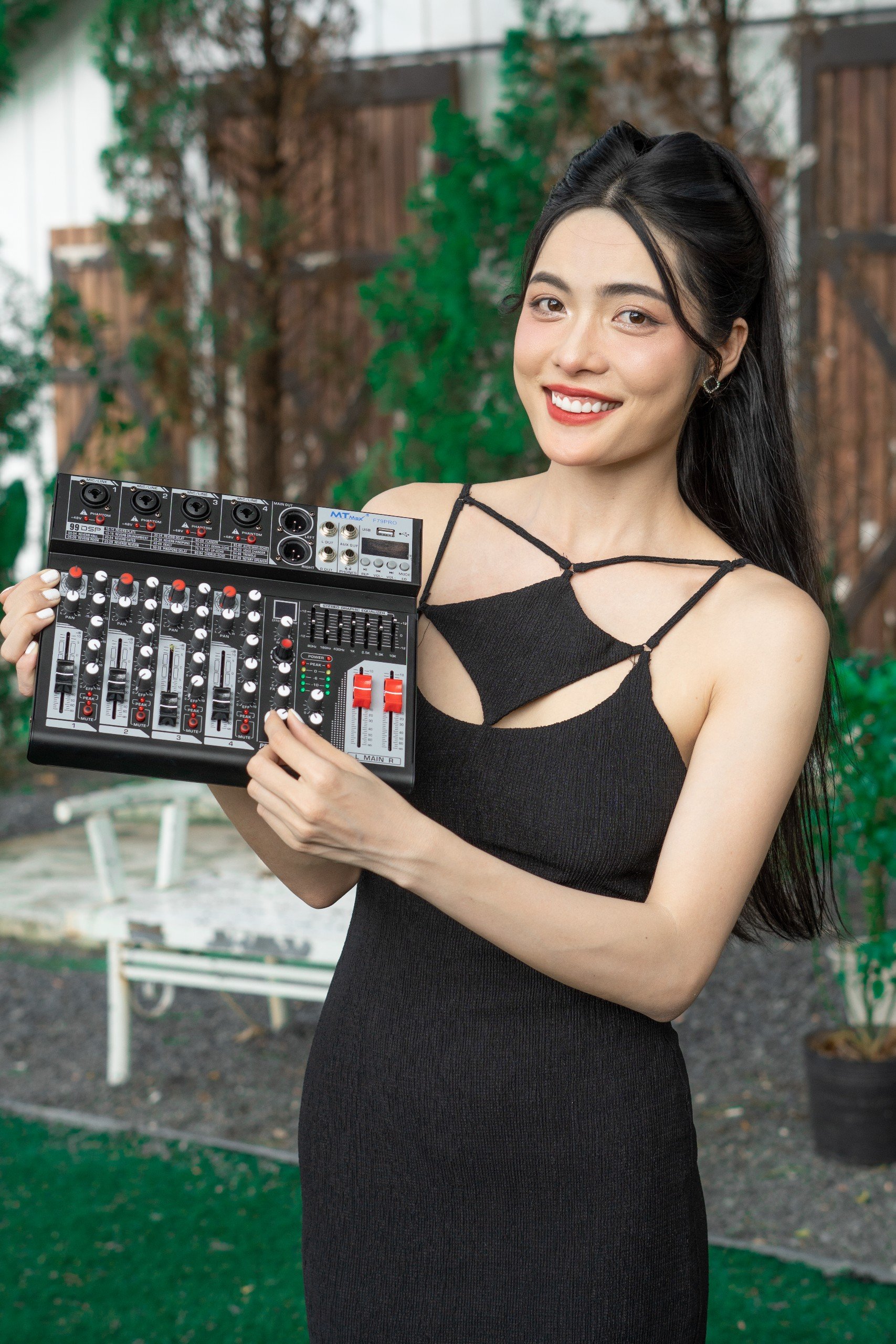 Mixer MTMAX F79Pro Hàng cao Cấp Chỉnh Equalizer 99 hiệu ứng vang DSP Nâng cấp âm thanh loa kéo, Amply cũ hay hơn giải pháp nâng cấp âm thanh hàng chính hãng