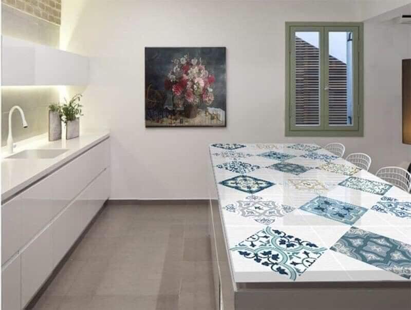 Cuộn giấy, decal dán bếp, dán tường hoa văn giả gạch độc đáo thiết kế sang trọng, chống thấm nước, chịu nhiệt, chống bám bẩn dầu mỡ cho tường nhà bạn