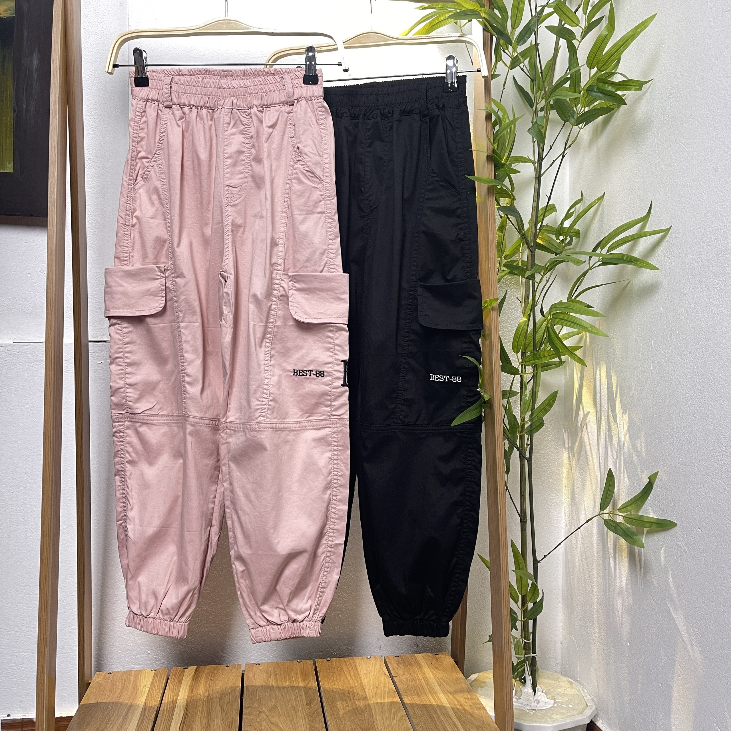 Quần kaki bé gái size đại bo gấu 9-18 tuổi thêu chữ BEST 88 dáng thể thao hàng Quản Châu cao cấp