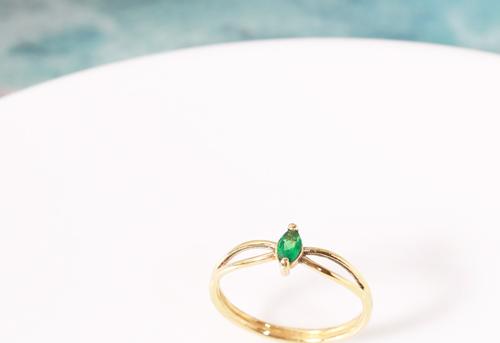 Nhẫn bạc đá xanh lá cây nữ hạt dưa cổ điển đai chéo Gix Jewel N02