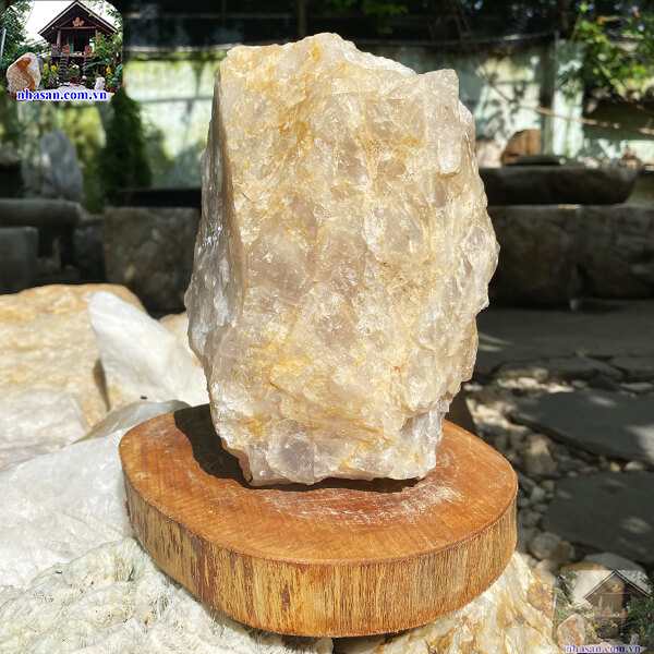 Đá thạch anh thô trang trí với nhiều phong cách - 4.3kg
