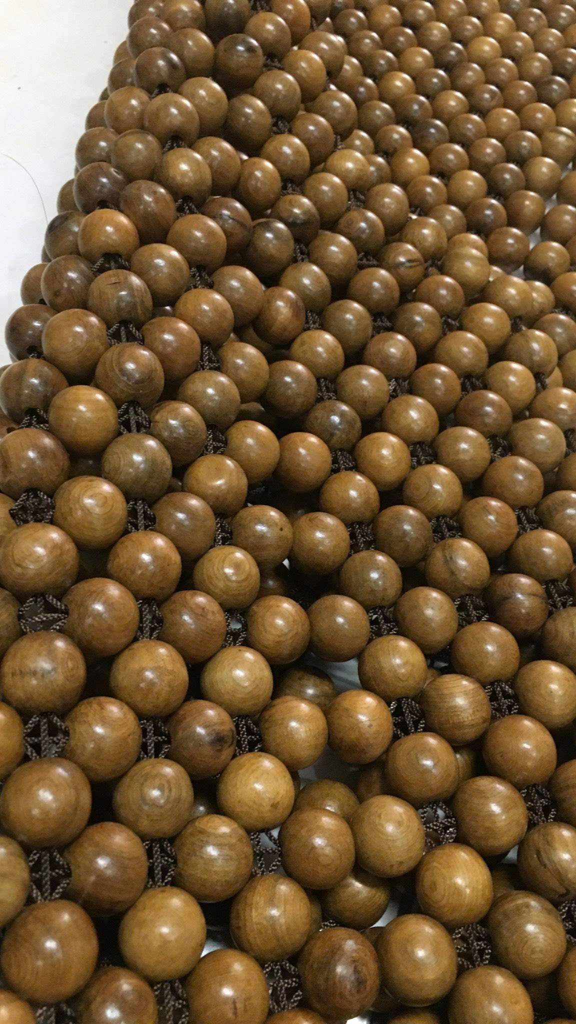 Đệm Lót Ghế Xe Ô Tô Hạt Gỗ Bách Xanh Cao Cấp Hạt 1.8cm