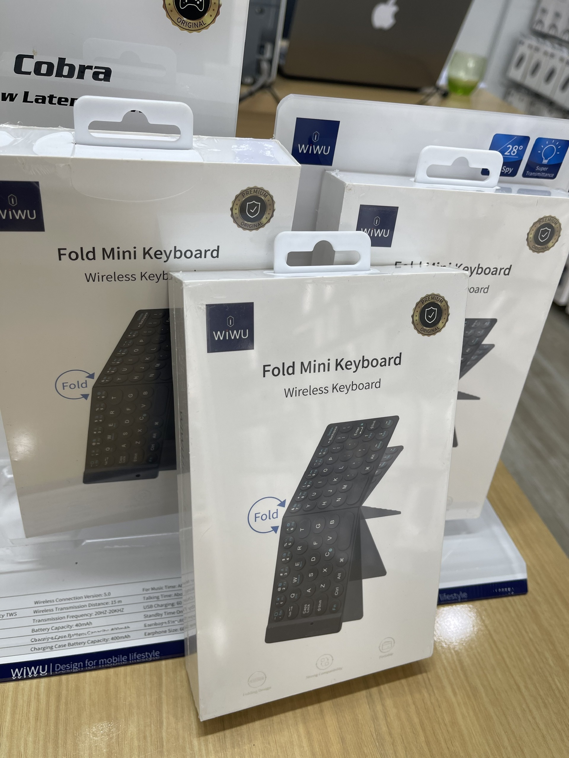 Bàn Phím Không Dây Wiwu Fold Mini Keyboard Kết Nối Bluetooth Hỗ Trợ Tốt Máy Tính Bảng, Máy Tính Xách Tay - Hàng Chính Hãng