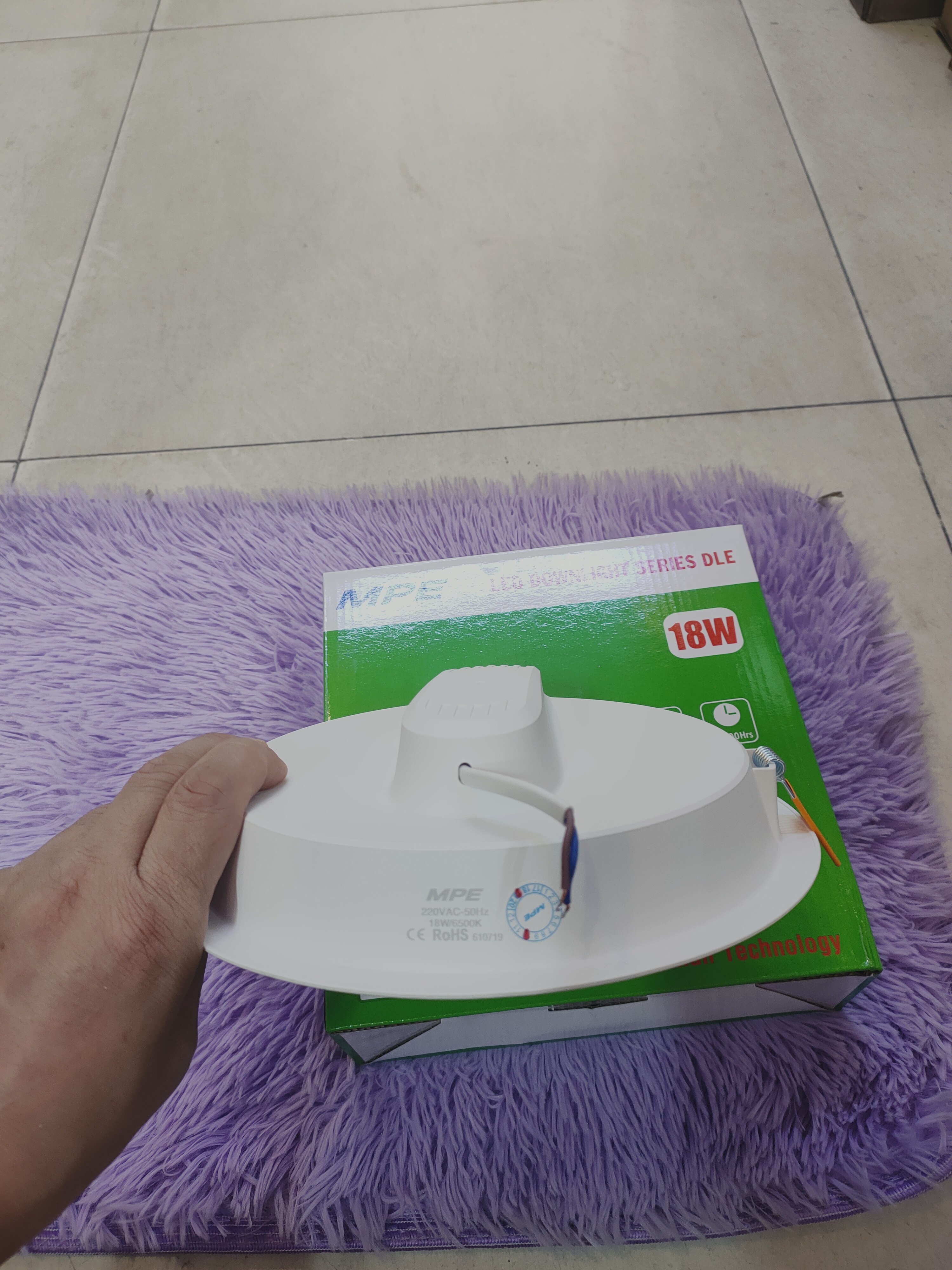 Đèn âm trần MPE d200-18w