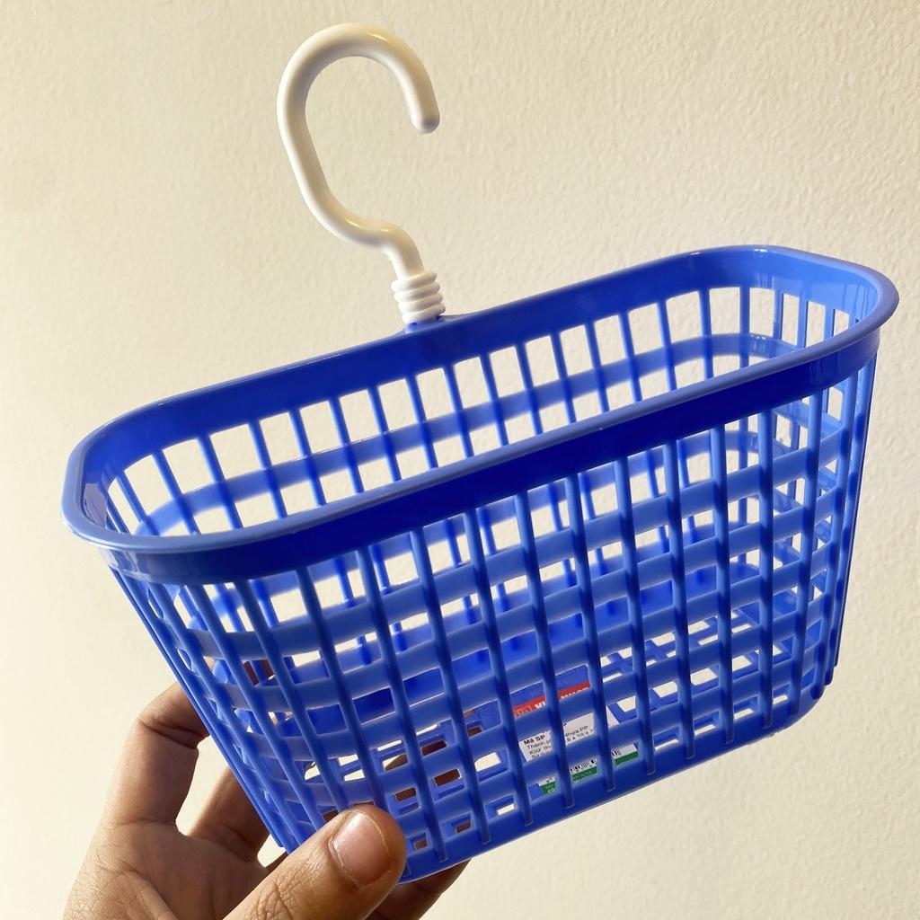 Giỏ nhựa Việt Nhật 3241 đựng đồ treo bồn rửa chén bát - Rổ nhựa có móc treo tiện lợi