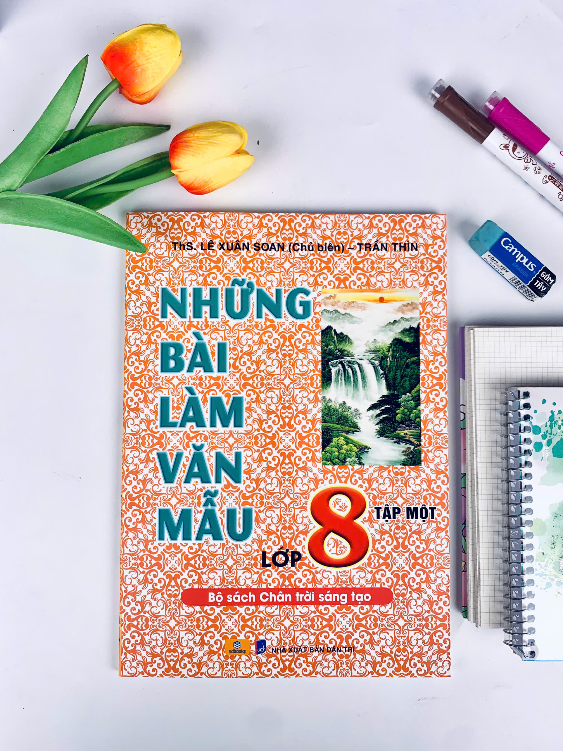 Sách - Những Bài Làm Văn Mẫu Lớp 8 - Chân Trời Sáng Tạo - ndbooks