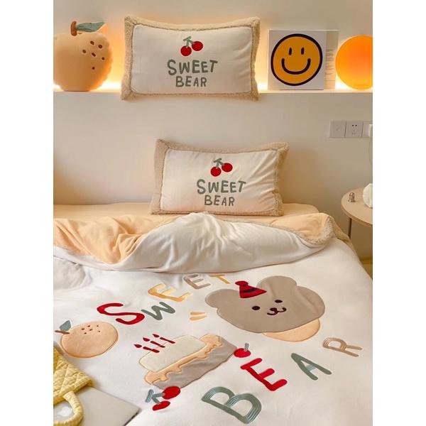 Bộ chăn Ga Gối Nỉ Nhung Gấu Teddy Giáng Sinh Hàng Nhập Khẩu Cao Cấp 5 Món Cherry