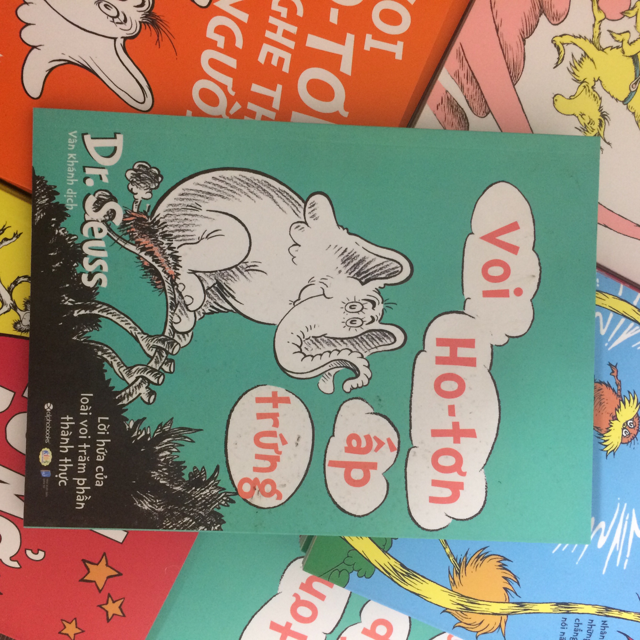 Dr. Seuss – Voi Ho-Tơn Ấp Trứng