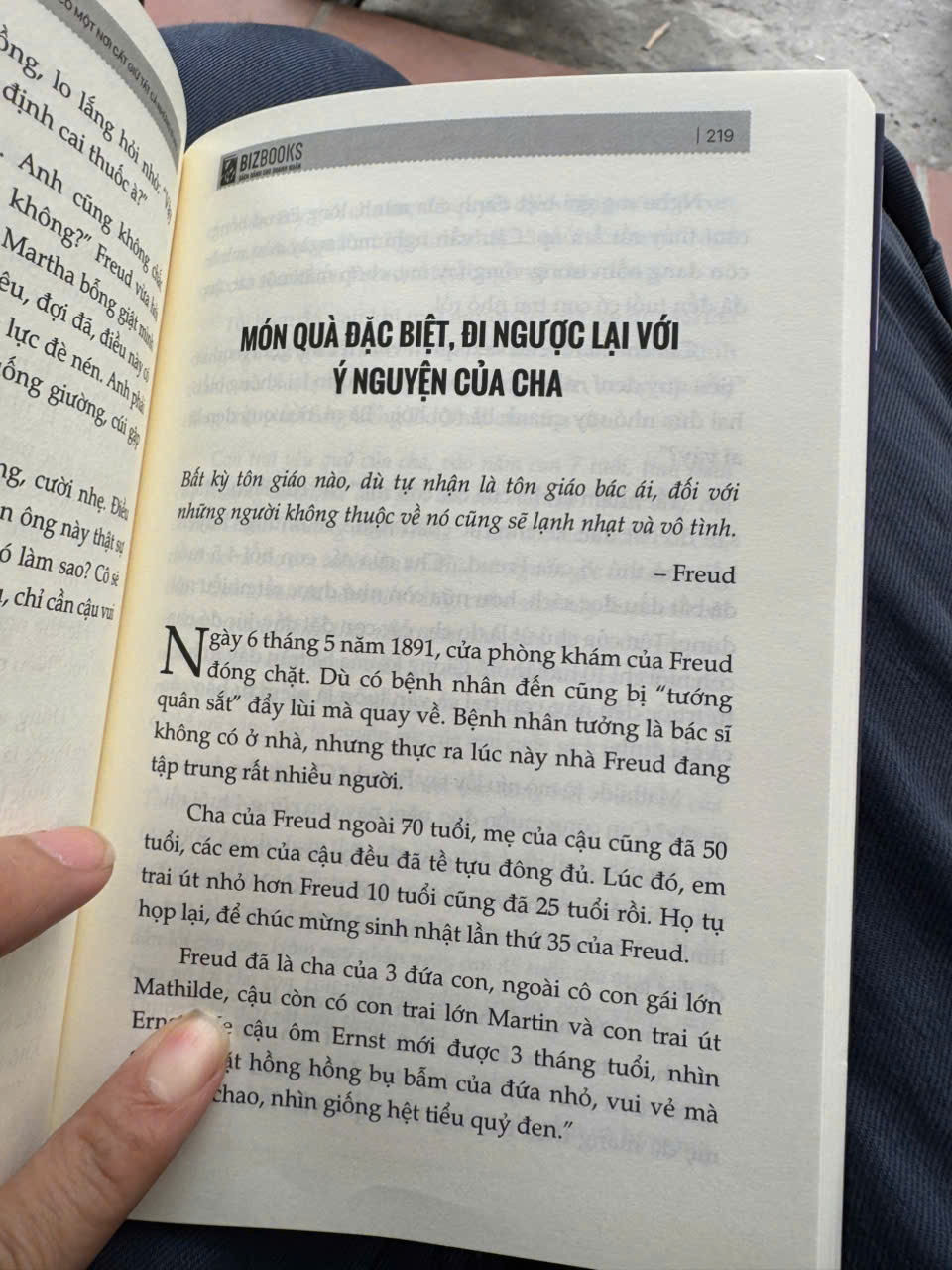 BỘ 9 CUỐN “KHAI SÁNG CUỘC ĐỜI - LỜI KHUYÊN TỪ 9 TRIẾT GIA VĨ ĐẠI”- Bizbooks