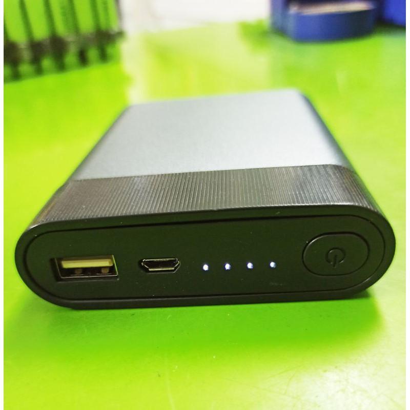 Sạc dự phòng 10.400mah vỏ nhôm màu xám đen