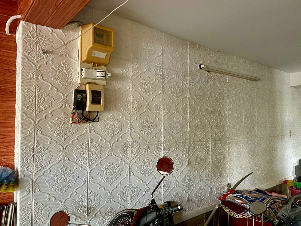 Bộ 5 Tấm Xốp Dán Tường Cổ Điển Hoa Sen Trắng 3D 70x70cm Siêu Đẹp, Sang Trọng, Hàng Loại 1