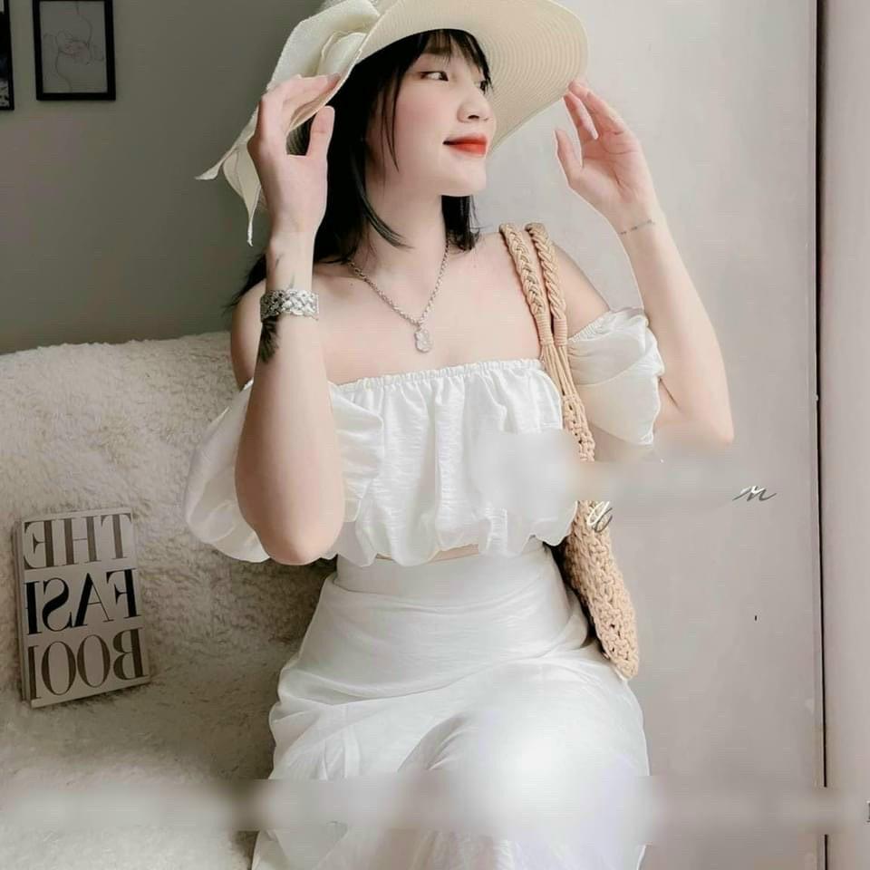 Set bộ đồ nữ áo trễ vai phối chân váy dài nhẹ nhàng, nữ tính thích hợp cho các nàng đi dạo phố, đi biển