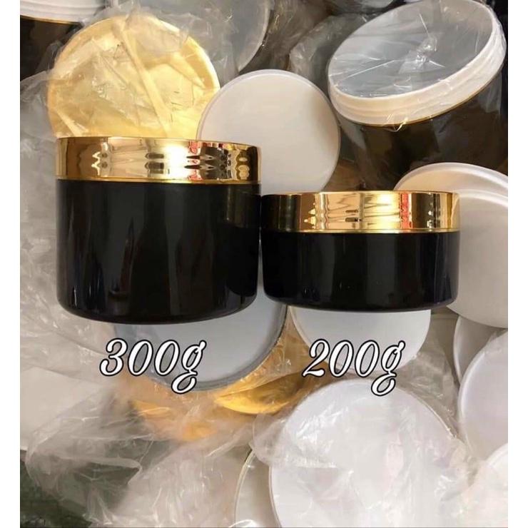 Hủ 200g màu đen nắp xi vàng
