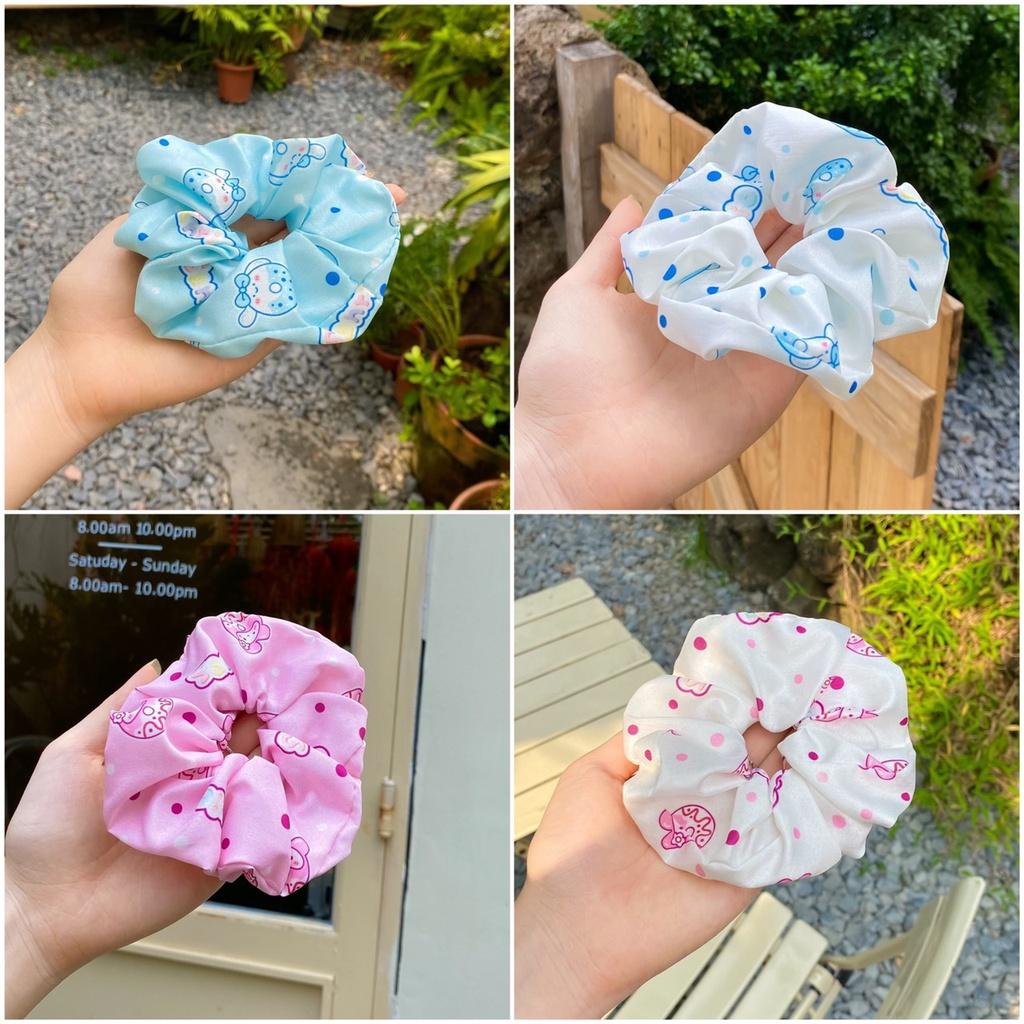 Scrunchies, cột tóc hoa về thêm mẫu mới