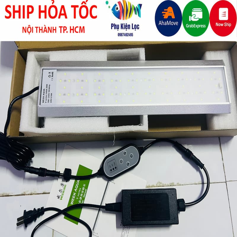 Đèn thuỷ sinh Week Aqua có bảng điều chỉnh ánh sáng giúp cây thuỷ sinh quang hợp