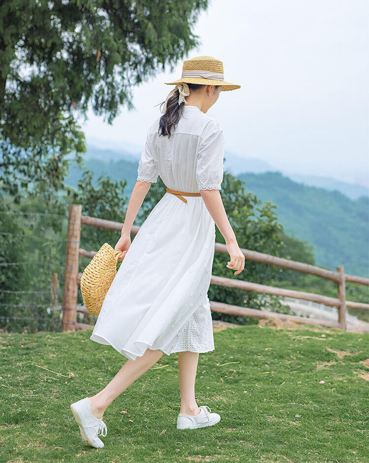 Đầm ren hoa cổ trụ kèm belt
