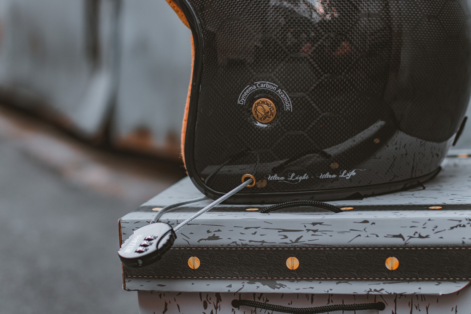 Mũ Bảo Hiểm 3/4 Cổ Điển BULLDOG Heli Carbon