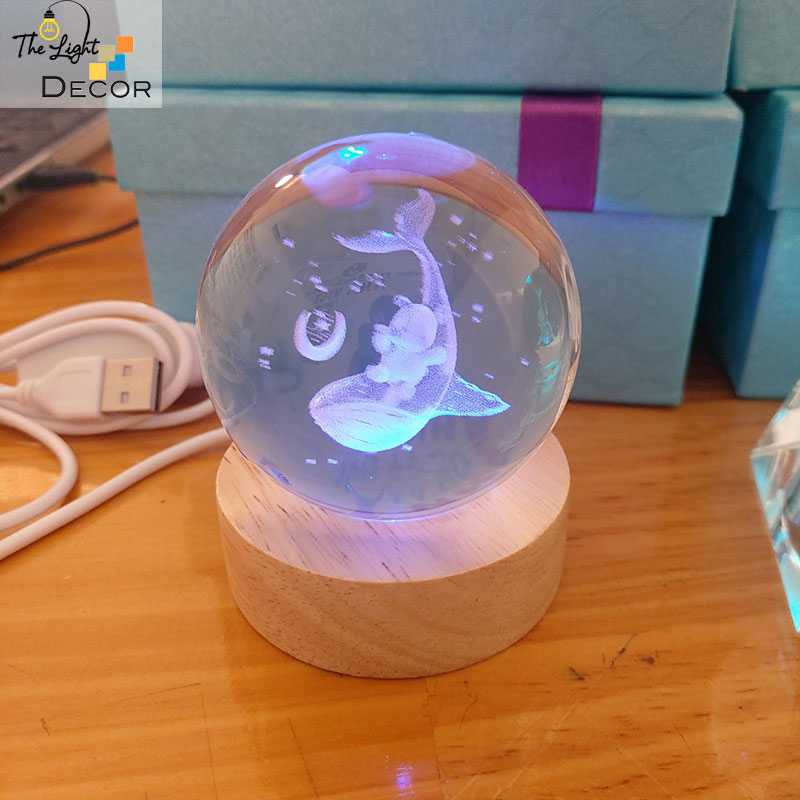 Bộ Quà Tặng Quả Cầu Pha Lê 3D larser LED cá heo gấu trăng dễ thương 6cm (tặng đế đèn + hộp quà)