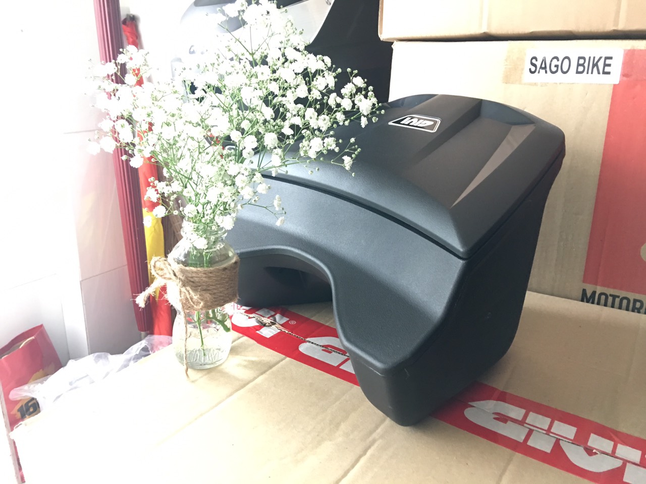 Thùng giữa Givi G12N kèm bát gắn cho xe Wave RSX
