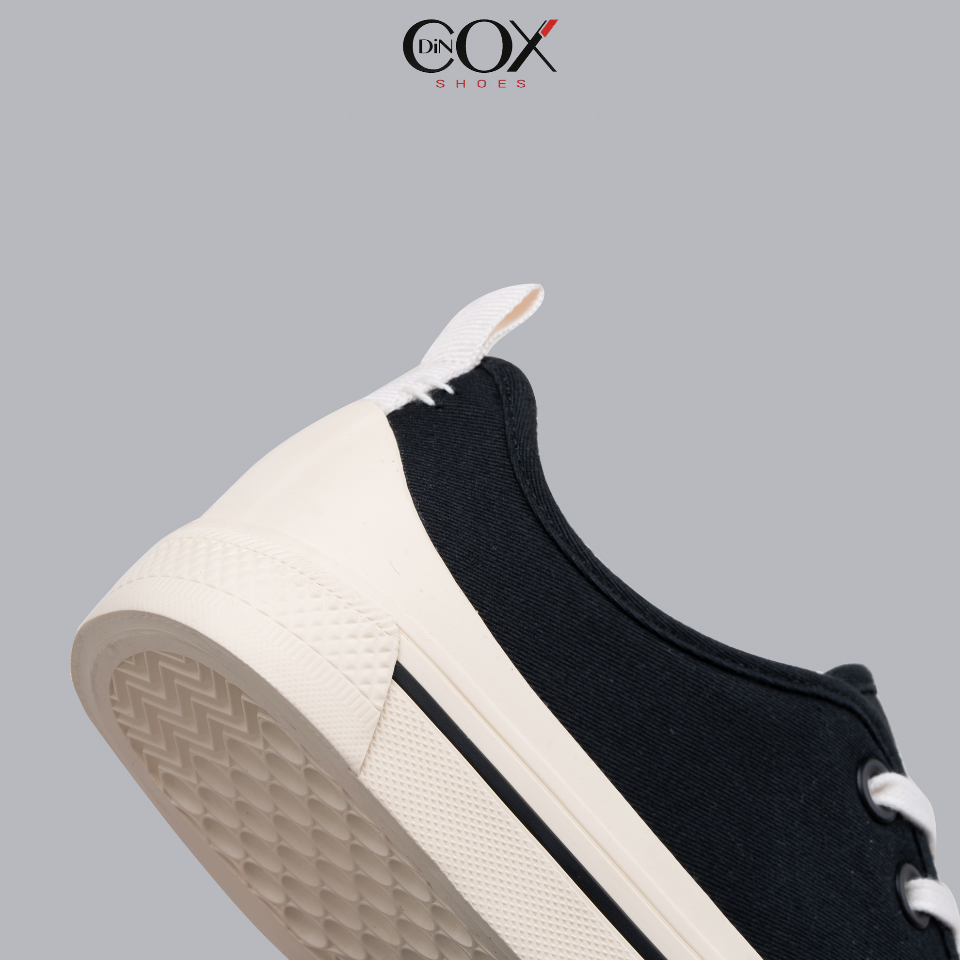 Giày Sneaker Vải Nữ DINCOX C20 Nữ Tính Sang Trọng Black