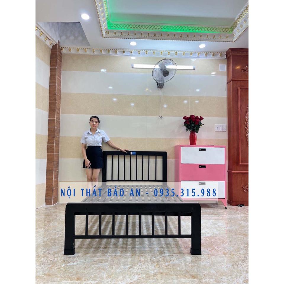 Giường sắt ngủ hộp vuông 4x8 nhiều màu - kích thước 1m2x2m - giá rẻ bền đẹp