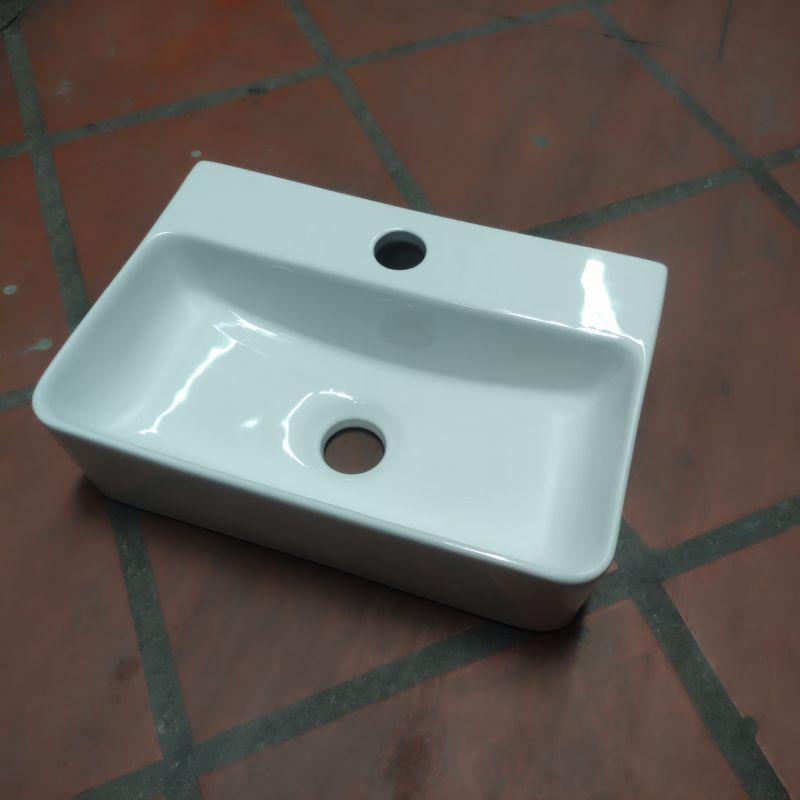 chậu lavabo treo tường 36x25cm