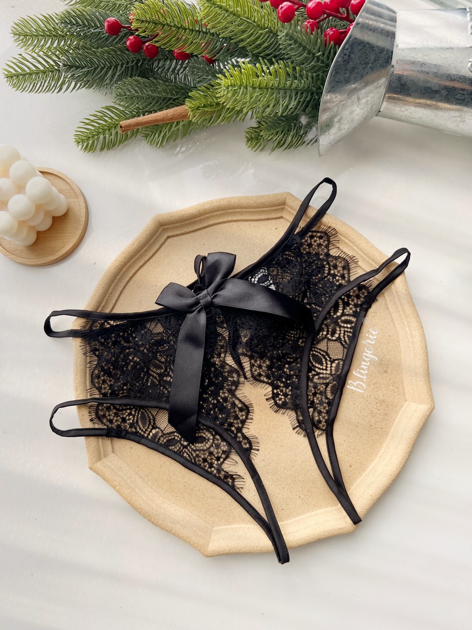 Quần Lót Ren Không Đáy Quyến Rũ - B.Lingerie