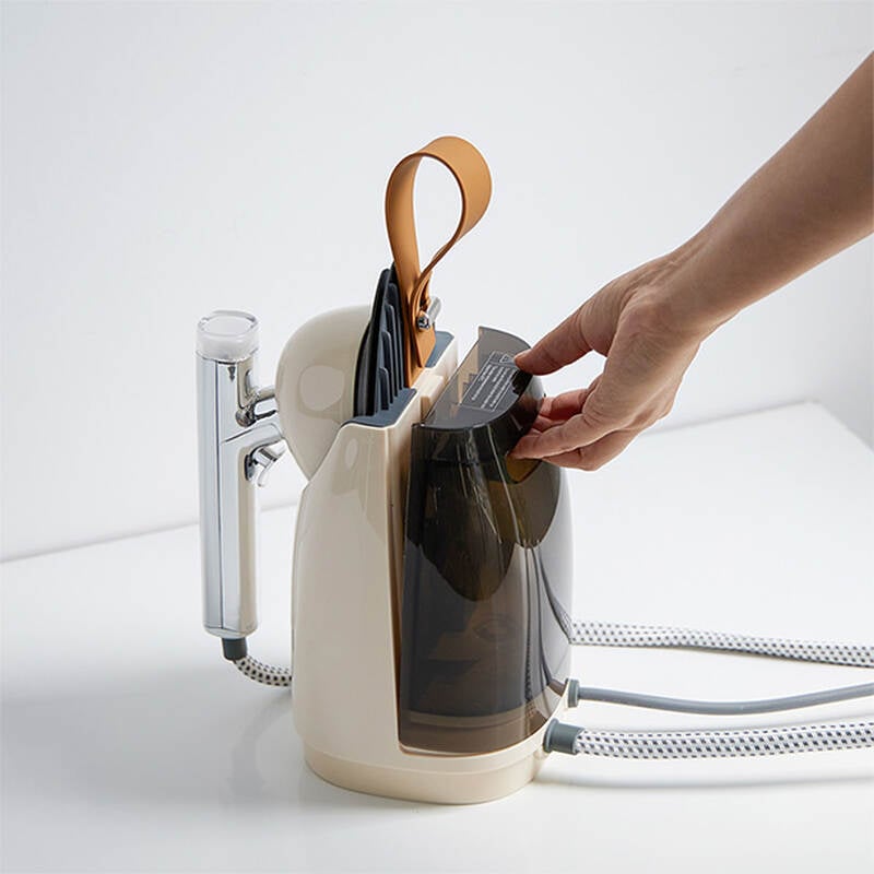 Bàn ủi hơi nước LocknLock Garment steamer - ENI218IVY - Hàng chính hãng