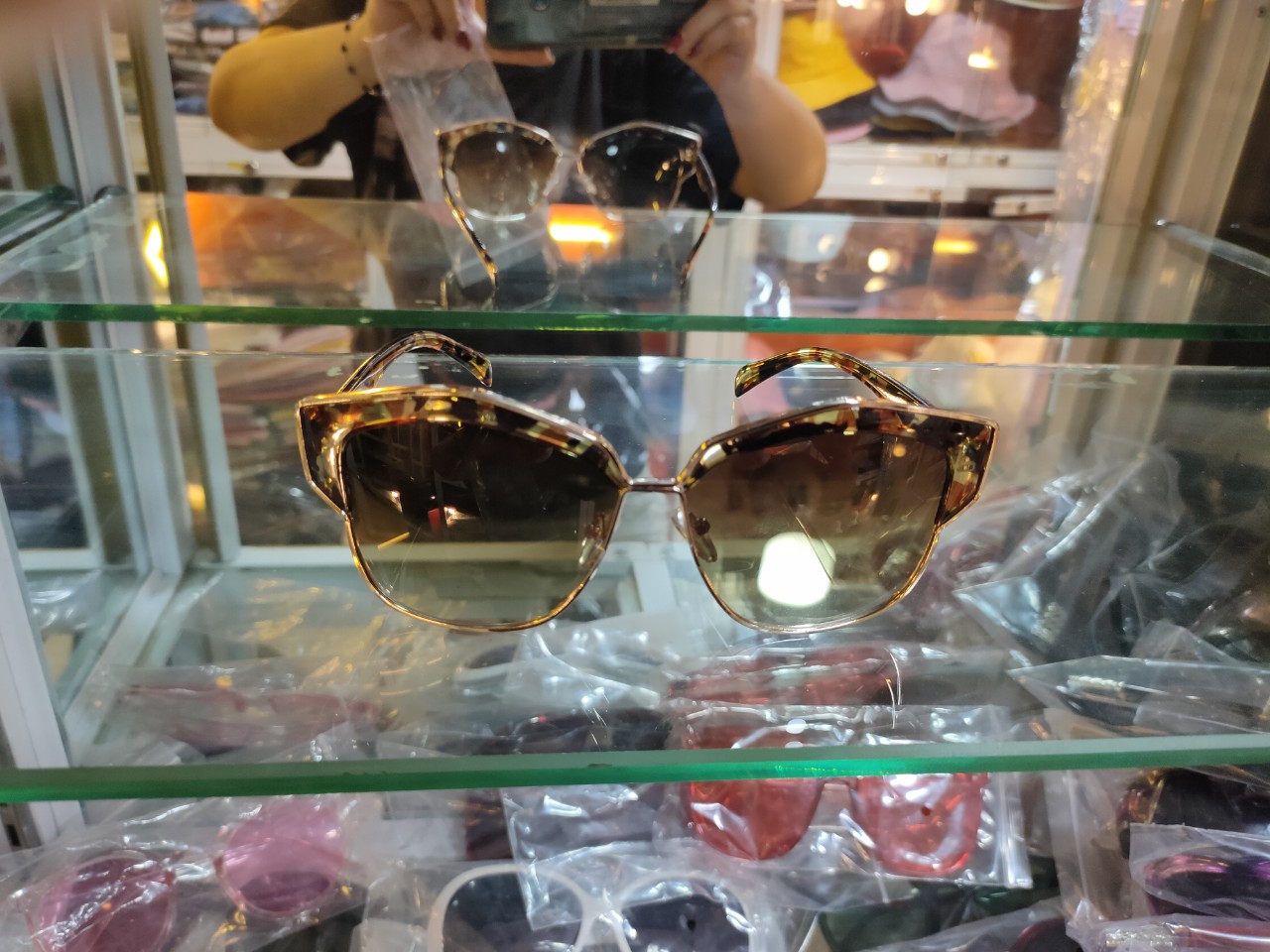 Kính mát thời trang