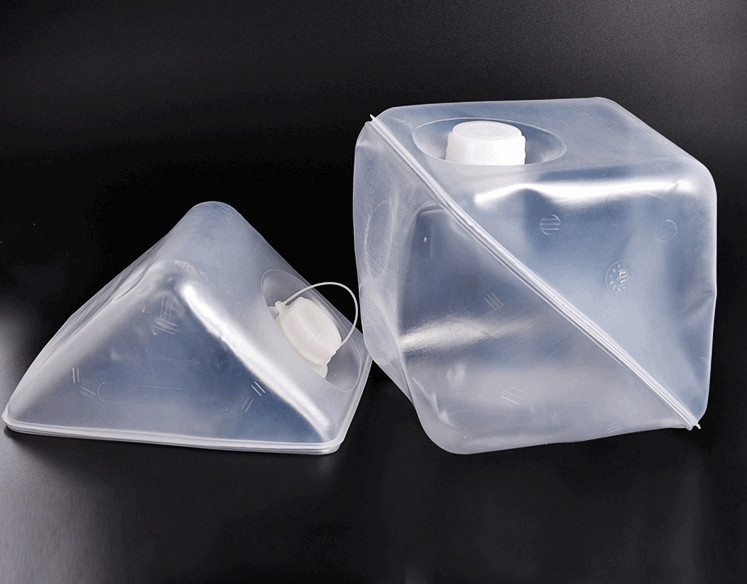 Hộp đựng bia, rượu vang kèm vòi LDPE
