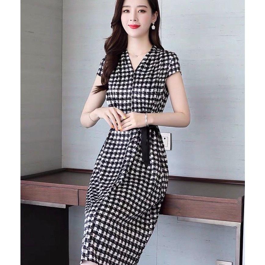 Đầm Họa Tiết Cổ V Sang Trọng, Kèm Dây Thắt Eo Tạo Điểm Nhấn, Thanh Lịch