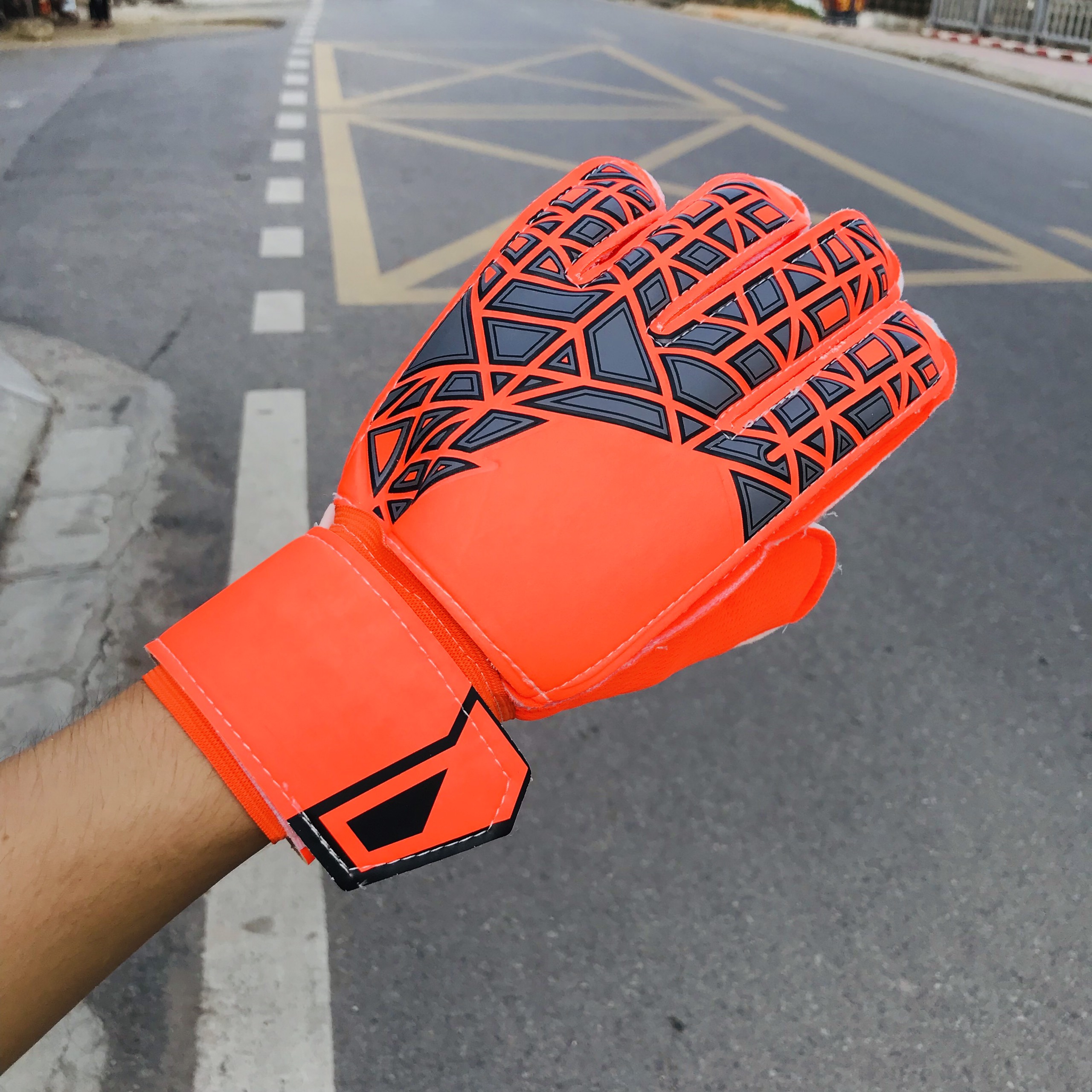 Găng tay thủ môn A01 có xương chuyên bắt đấm bóng cao cấp