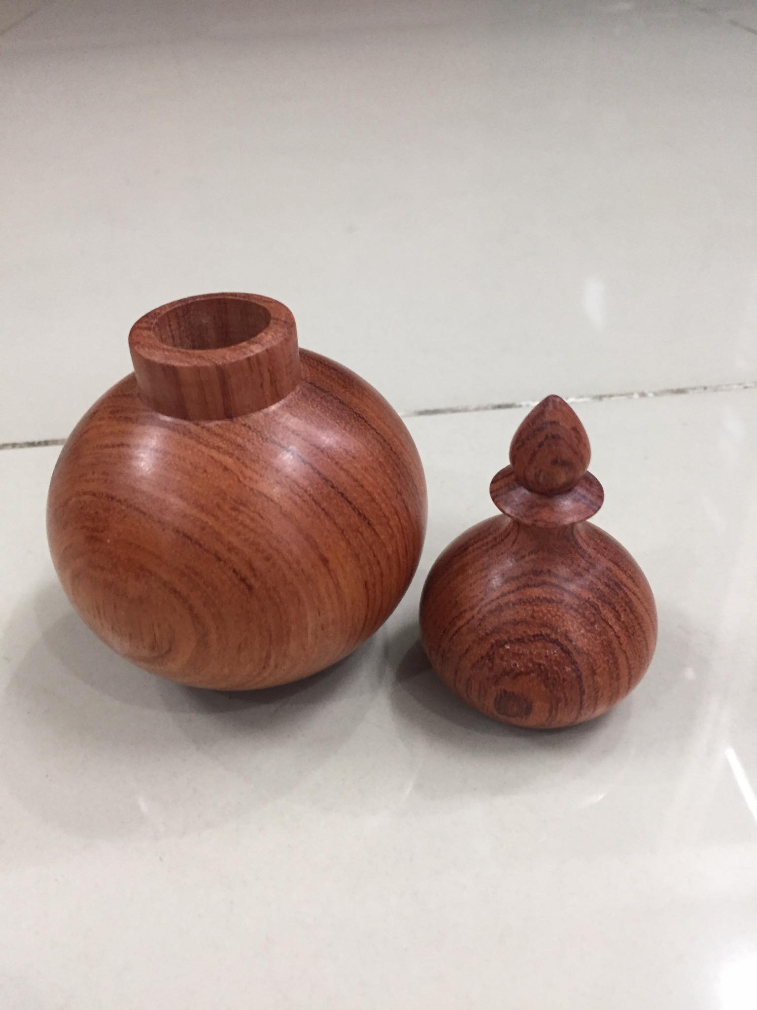 Hủ tăm hồ lô, nắp rời, gỗ hương, chạm sắc nét