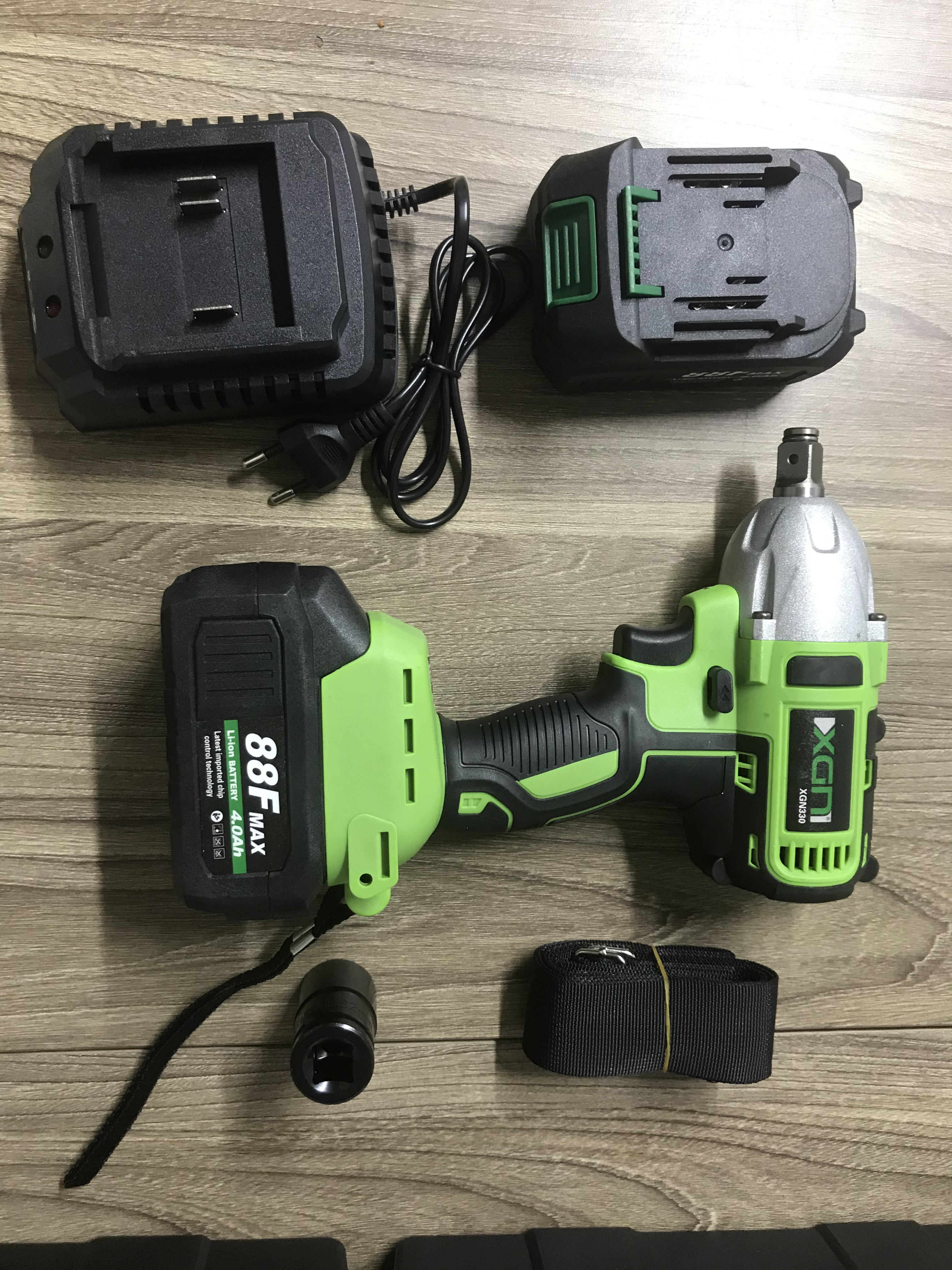Máy siết bu lông dùng pin XGN 330 - Motor không chổi than