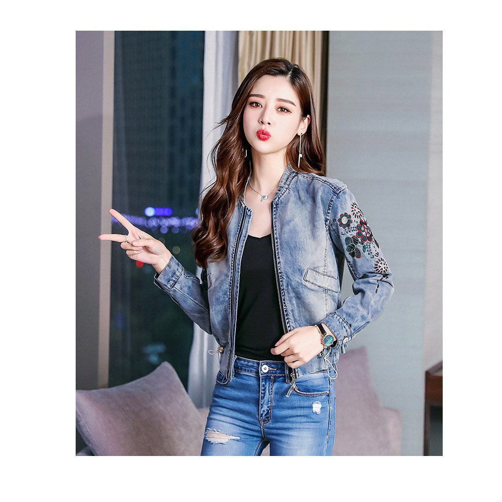 Áo khoác jeans nữ thuê hoa xinh xắn - AKN98458