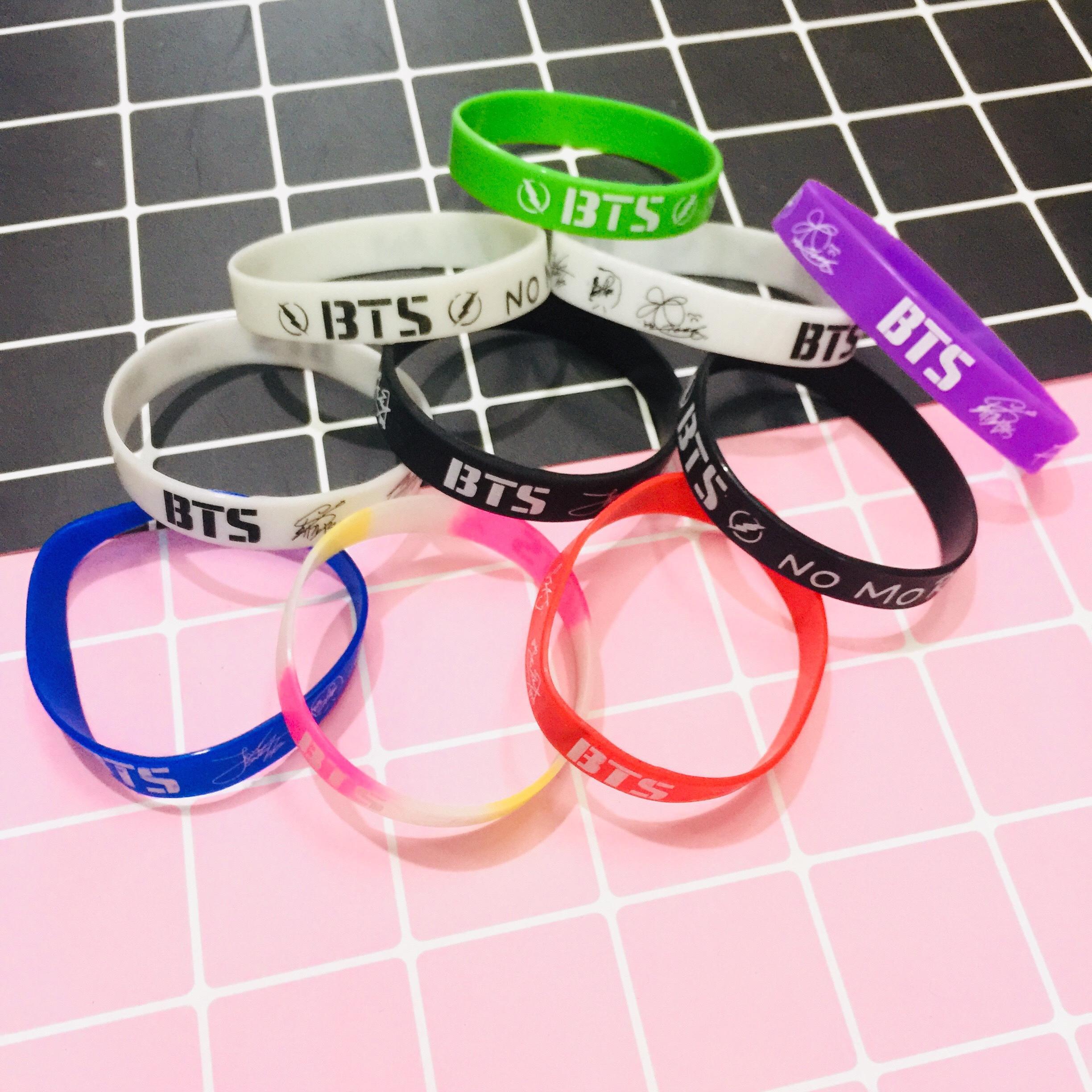 SET 5 VÒNG TAY. LẮC TAY CAO SU BTS KPOP MẪU KHÁC NHAU