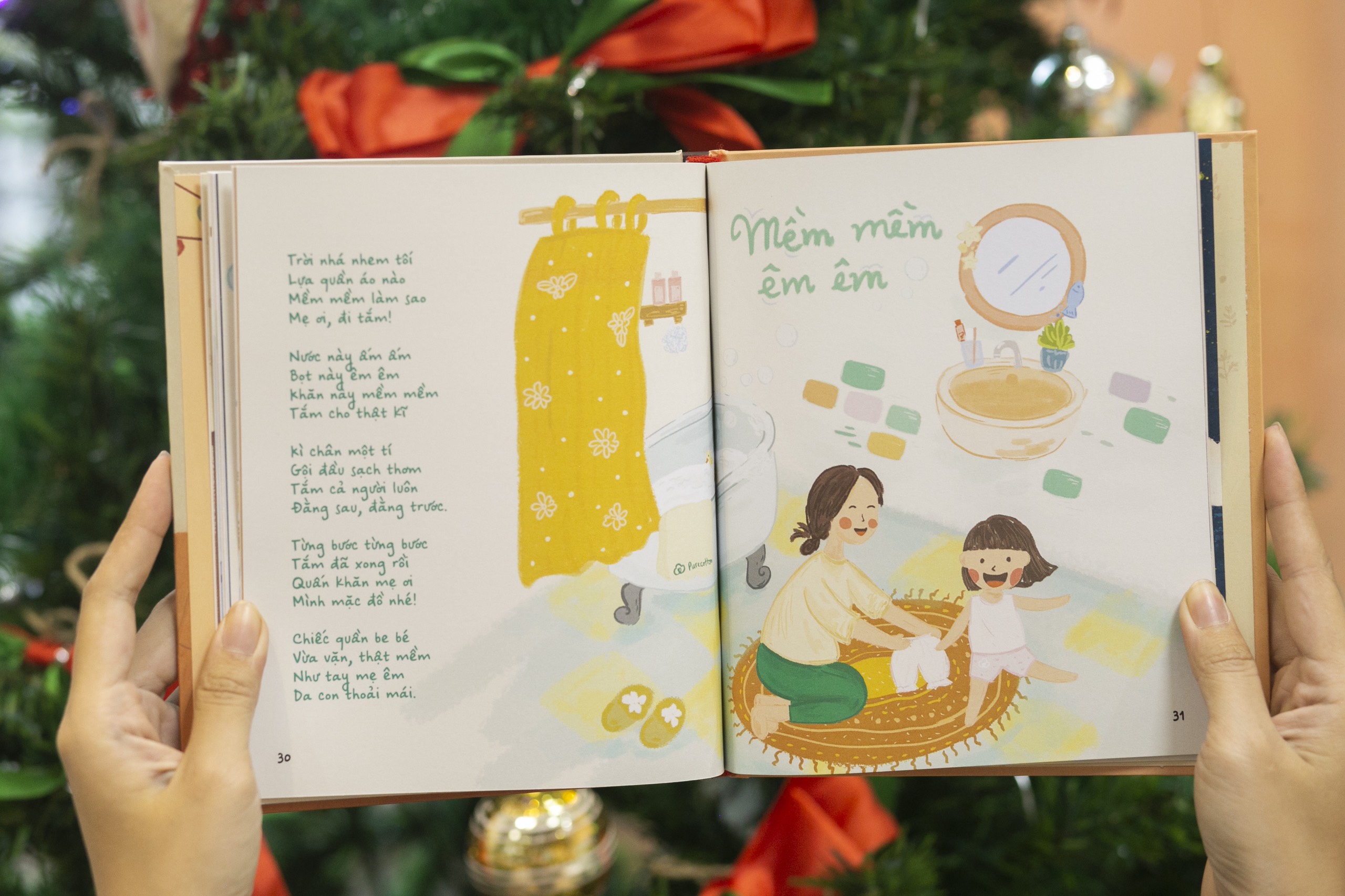 Sách Thơ Ru - Cuốn Đêm Ấm (Bìa cứng, kèm nhạc) - Cho bé trước giờ đi ngủ