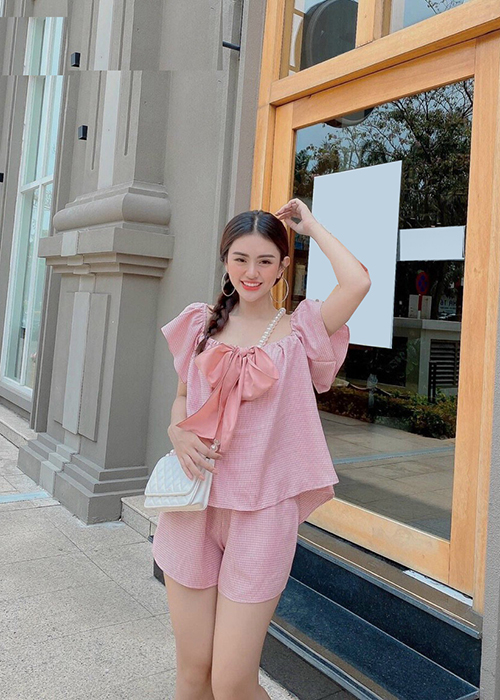 Set Đồ Bộ Áo Trễ Vai Đính Nơ Duyên Dáng