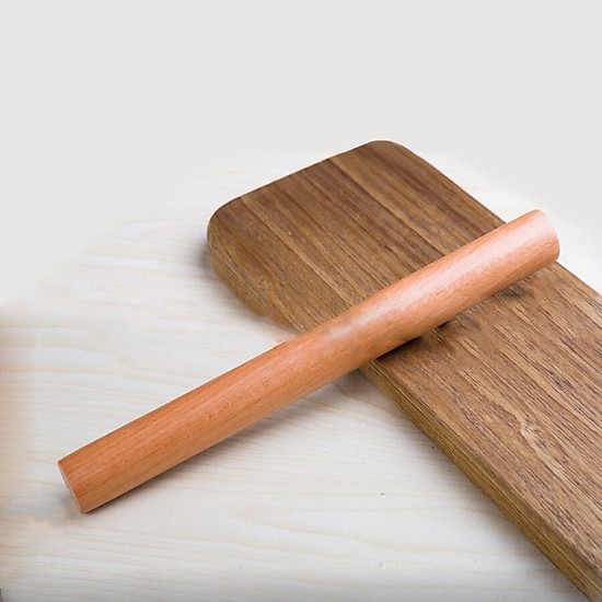 Cây lăn bột bánh bằng gỗ dài 28cm - giao màu ngẫu nhiên