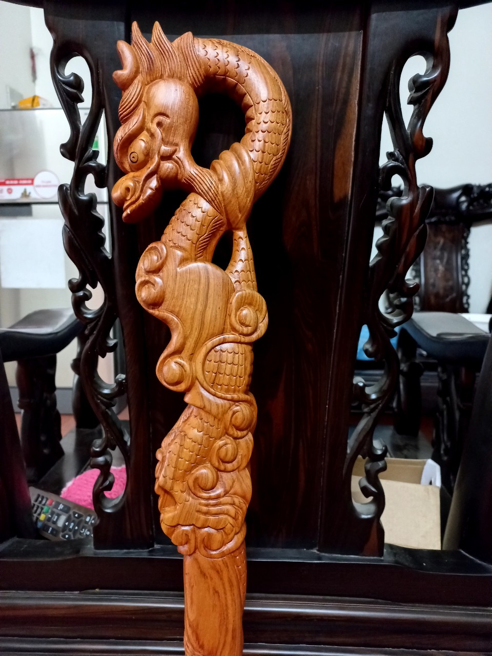 GẬY BATONG DÀNH CHO NGƯỜI GIÀ BẰNG GỖ HƯƠNG ĐÁ KT 90×13,5×4CM