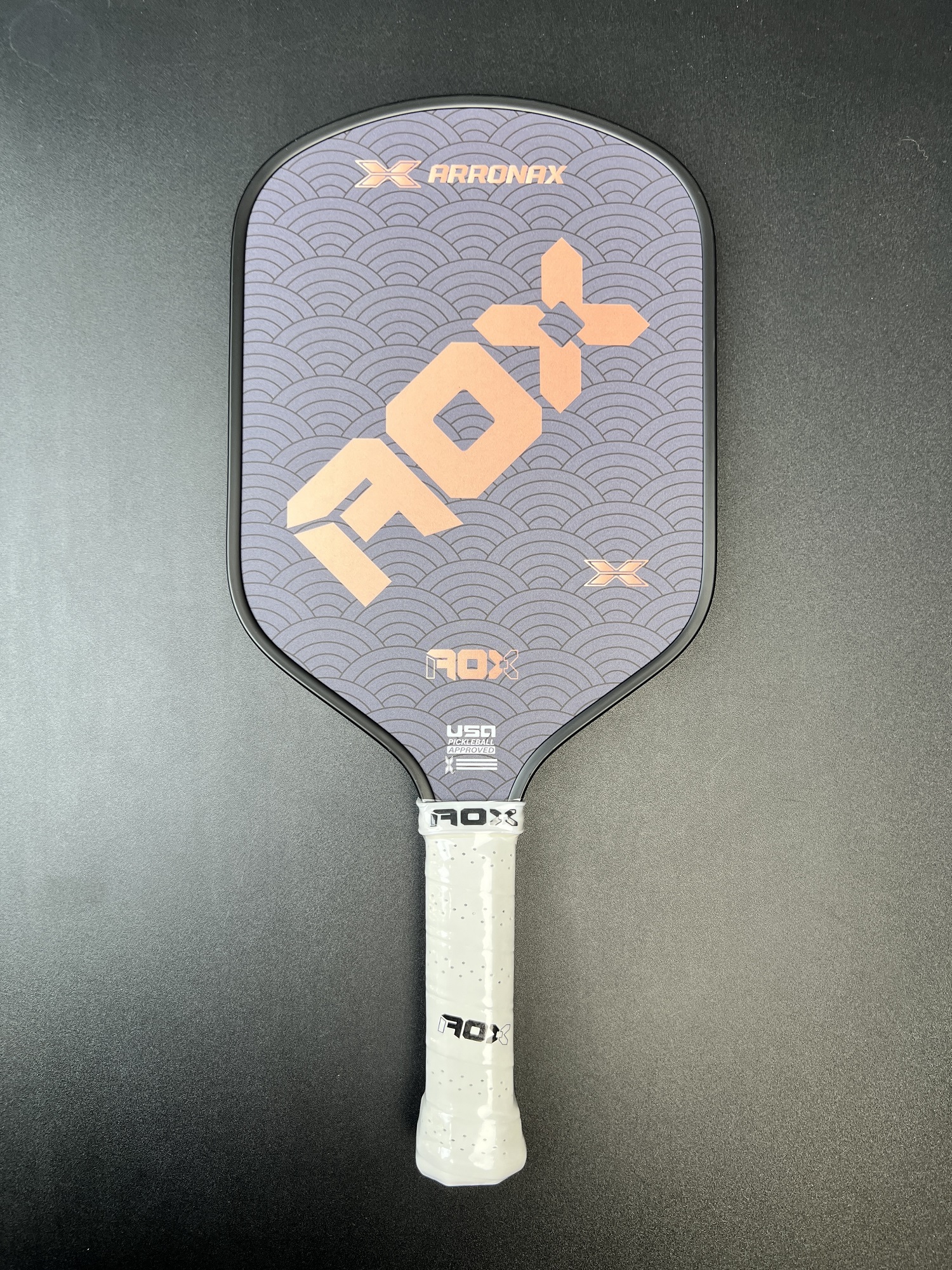 Vợt Pickleball Cao Cấp Arronax AOX -  Đen Nâu - Sợi Thủy Tinh Lõi Tổ Ong - Nhẹ, Kiểm Soát Tốt, Tạo Xoáy Tốt