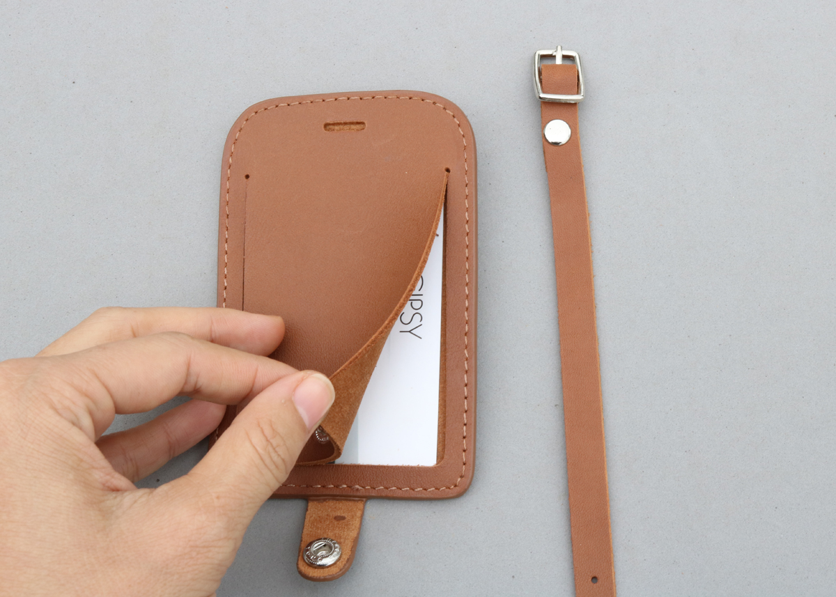 Thẻ Treo Hành Lí/ Luggage Tag Da Bò Có Dây Gài Có Nút Bóp GIPSY