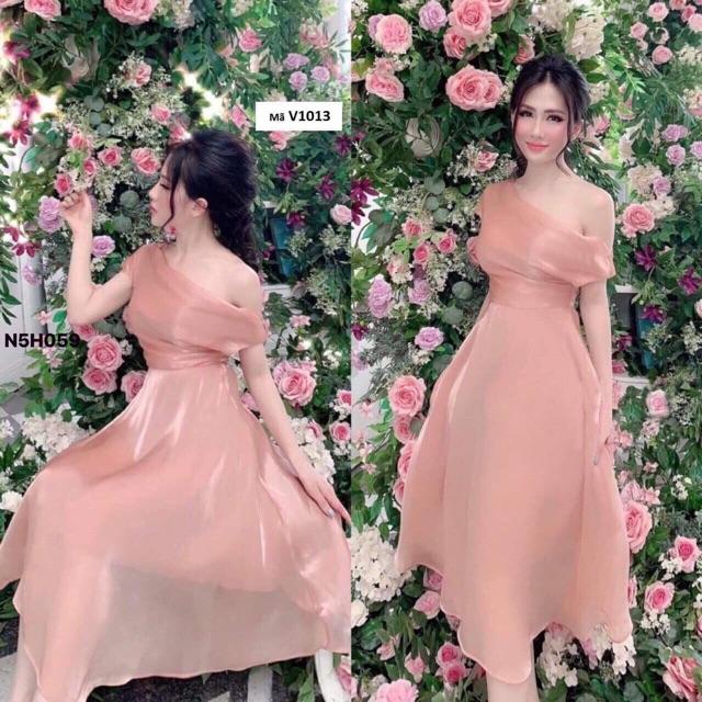 DẠ HỘI KHÁCH ĐẶT