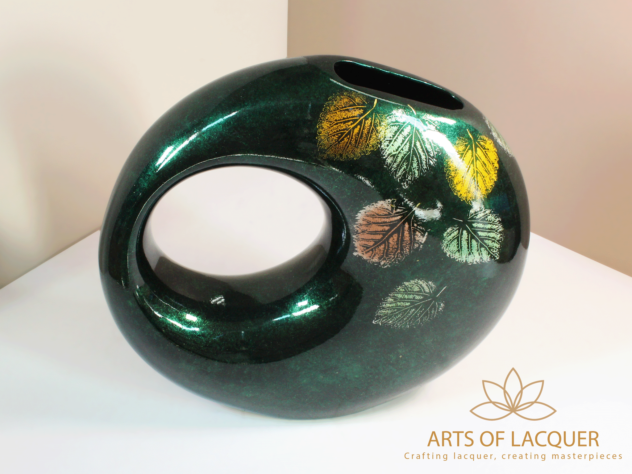 Bình Hoa Sơn Mài Màu Xanh Lam Họa Tiết Lá Mùa Thu