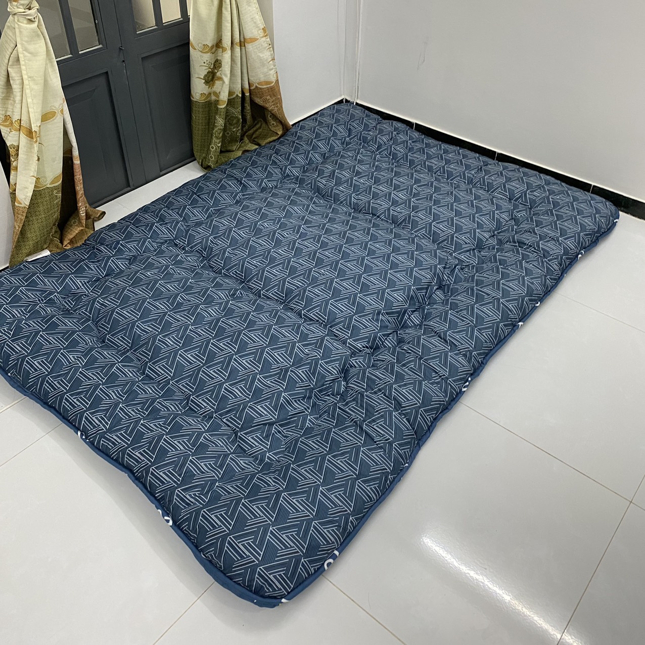 TOPPER NỆM TRẢI SÀN CAO CẤP GIẢM ĐAU MỎI VAI GÁI,CHỐNG ĐAU CỘT SỐNG,CHẤT COTTON kích thước 1m/1m2/1m4/1m6/1m8.